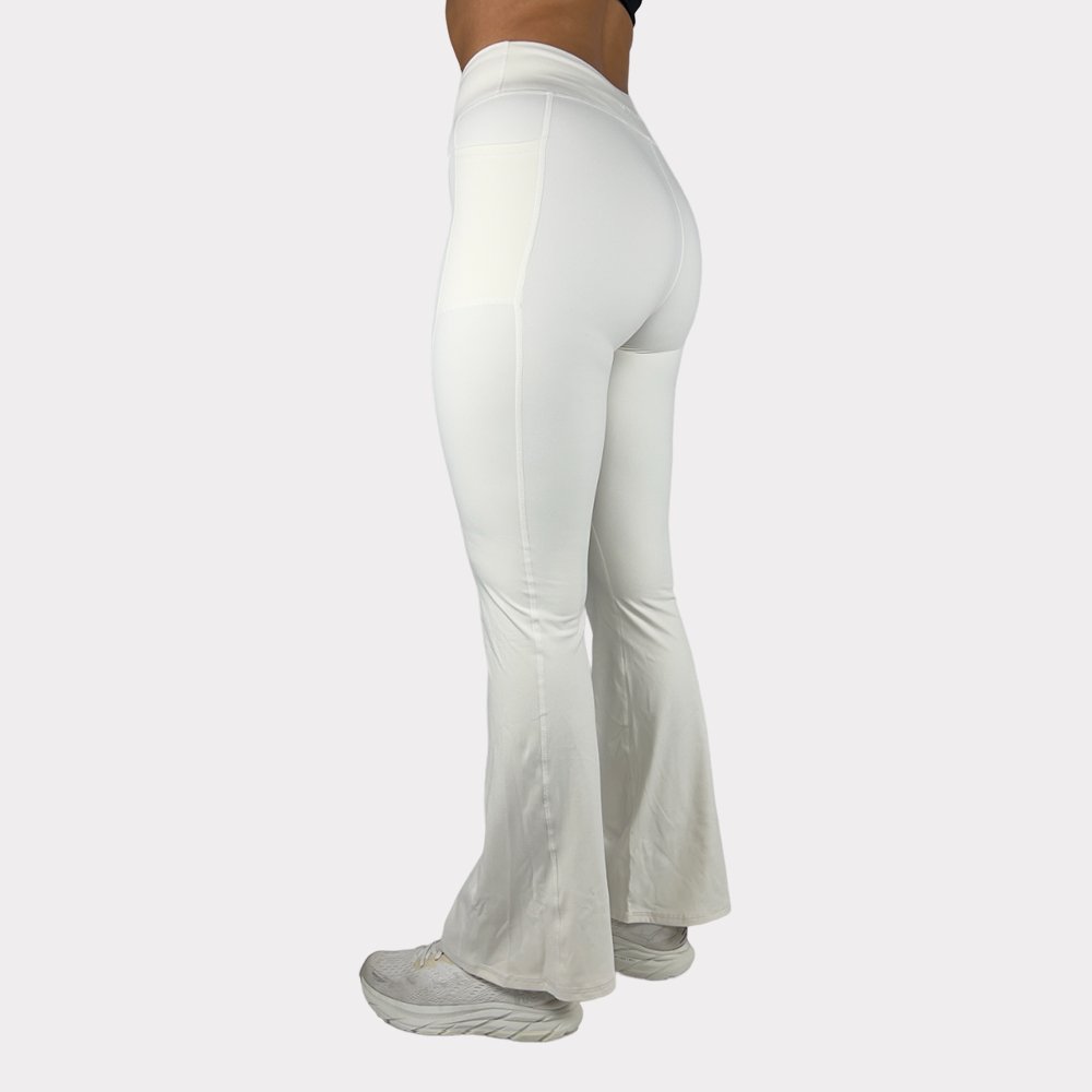 FLARE LEGGINGS - HVIT - VYLATE.NO